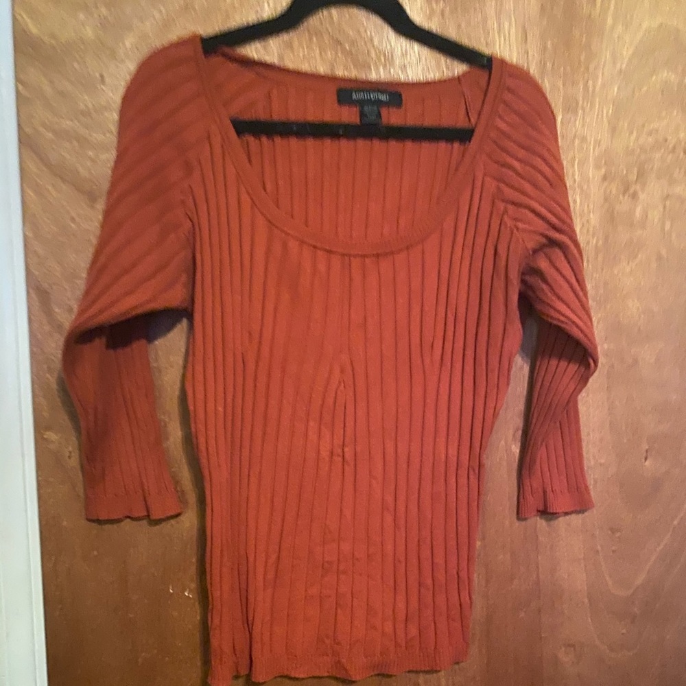 Oval neck sweater not to thick